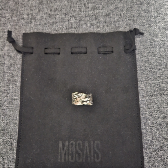 Textured Silver Ring - Picture 5 of 6